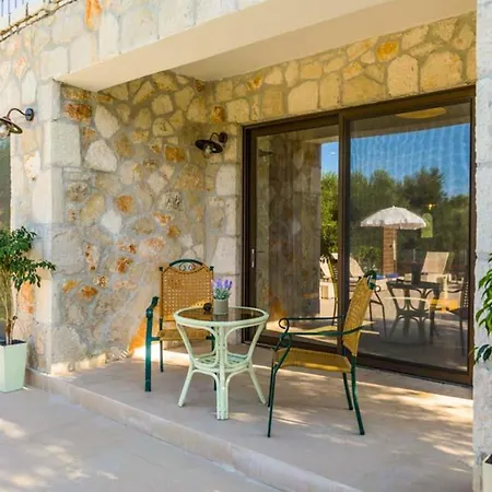 Astarte - Casa Petra Elia With Pool Amoudi