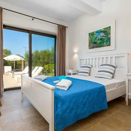 Villa Astarte Villas - Casa Petra Elia Villa With Pool