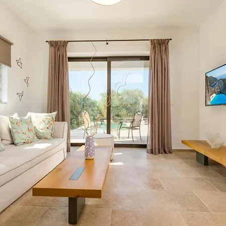 Villa Astarte Villas - Casa Petra Elia Villa With Pool Amoudi
