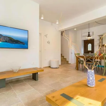 וילה Astarte - Casa Petra Elia With Pool *
